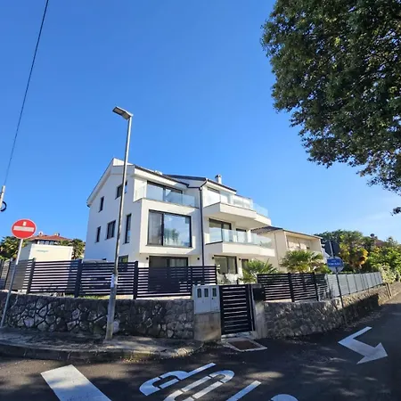 Apartment Mara Malinska