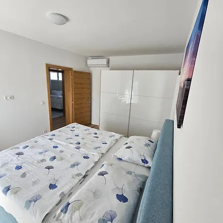 Mara Apartment Malinska