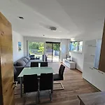 شقة Mara